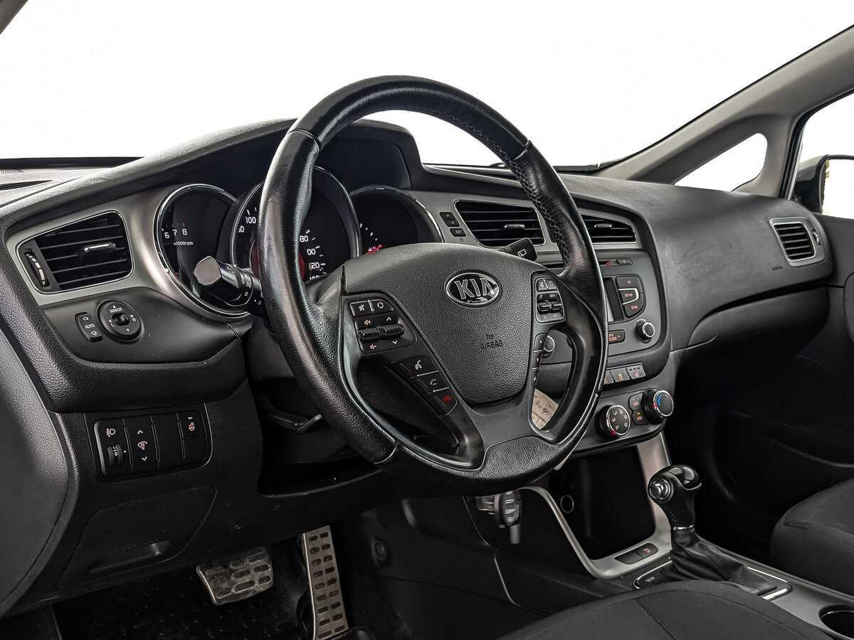 Kia Ceed с пробегом — 2014 год. Фото: #10