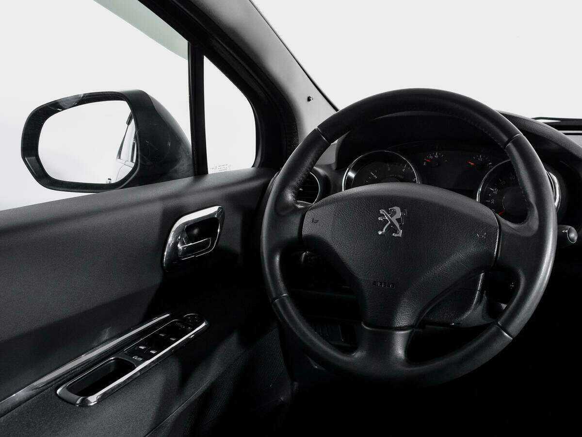 Peugeot 3008 с пробегом — 2014 год. Фото: #12