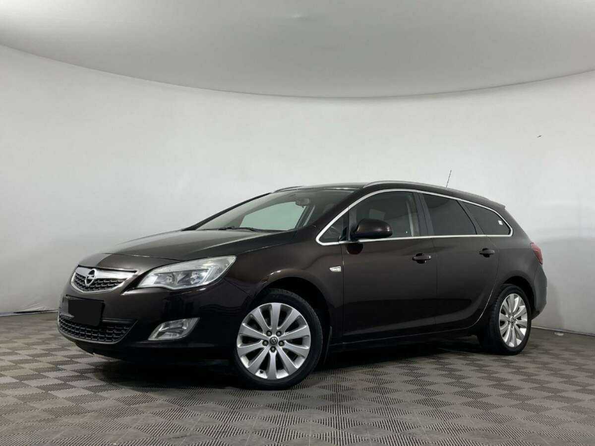Opel Astra с пробегом — 2012 год. Посмотреть фото
