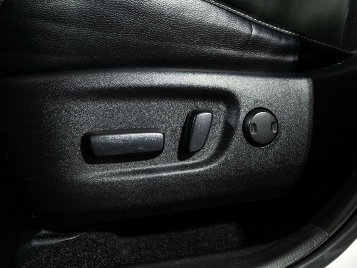 Toyota RAV4 с пробегом — 2017 год. Фото: #11