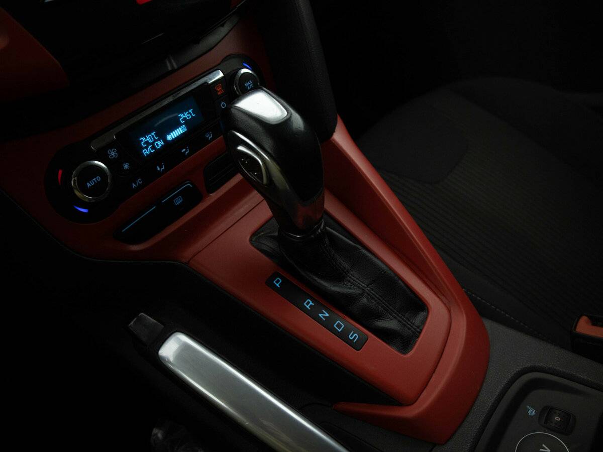Ford Focus с пробегом — 2012 год. Фото: #9