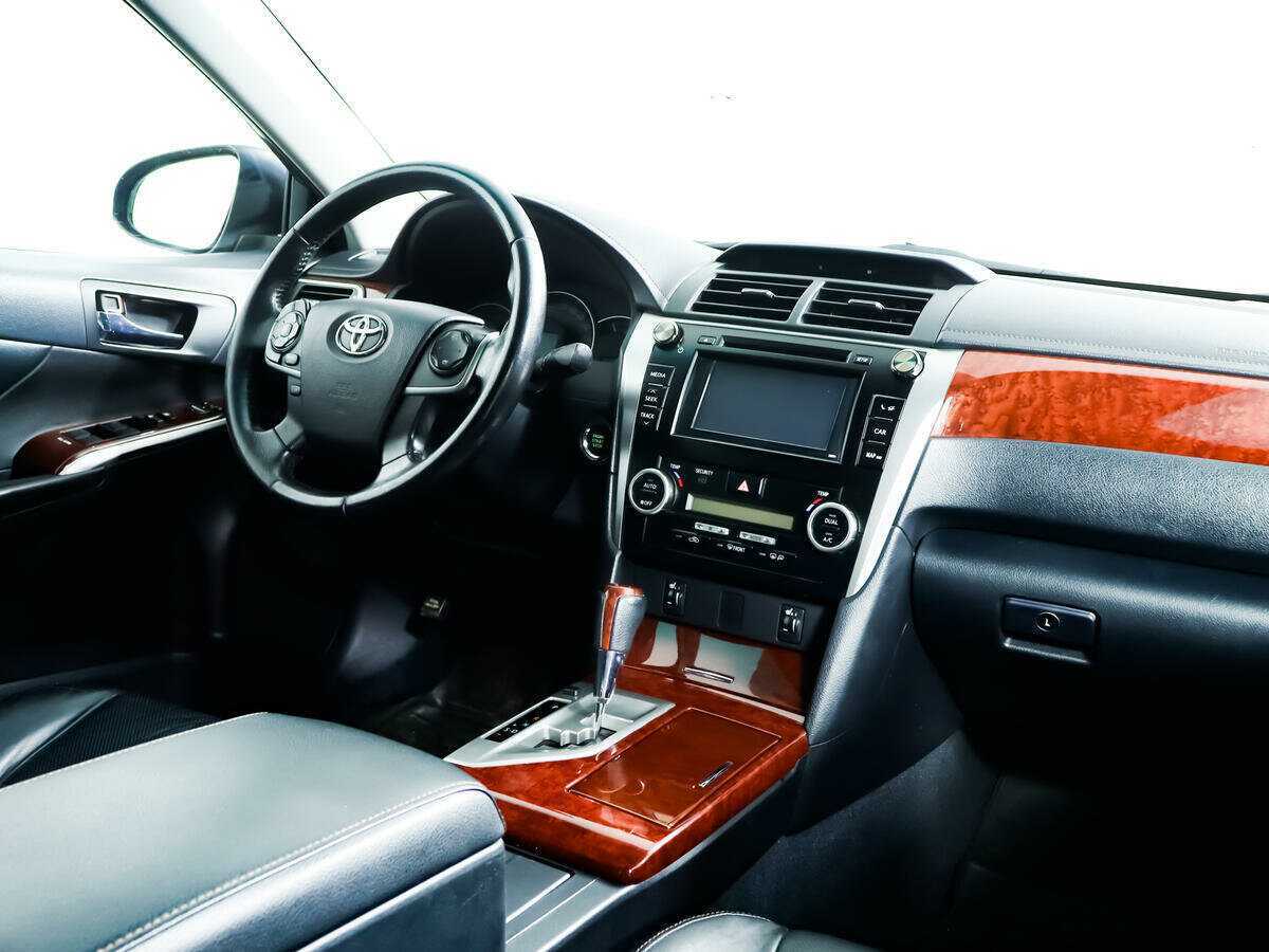 Toyota Camry с пробегом — 2012 год. Фото: #6