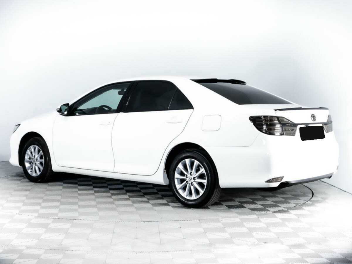 Toyota Camry с пробегом — 2015 год. Фото: #6