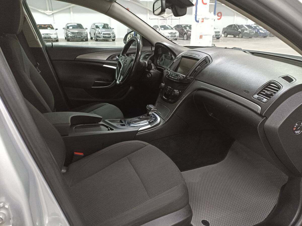 Opel Insignia с пробегом — 2014 год. Фото: #10