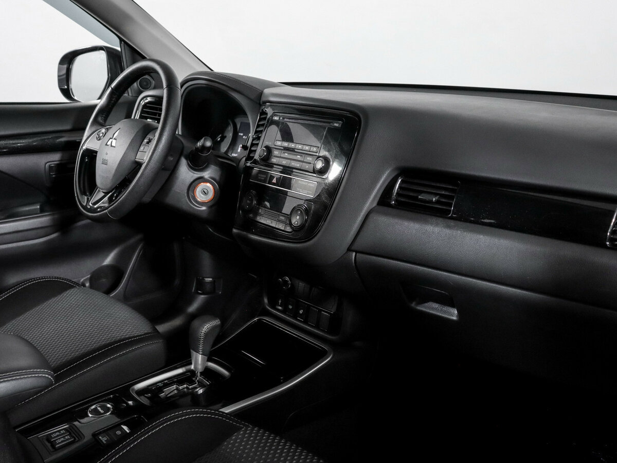 Mitsubishi Outlander с пробегом — 2019 год. Фото: #8