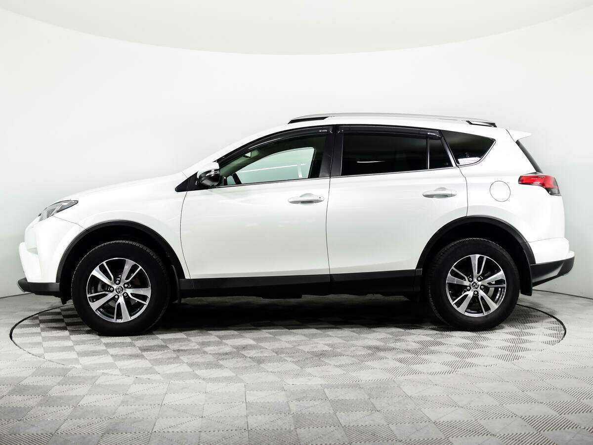 Toyota RAV4 с пробегом — 2018 год. Фото: #9