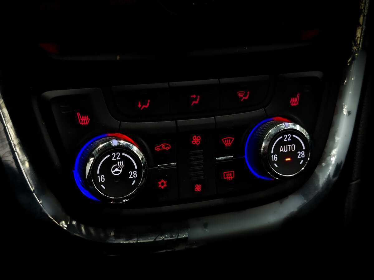 Opel Mokka с пробегом — 2014 год. Фото: #22