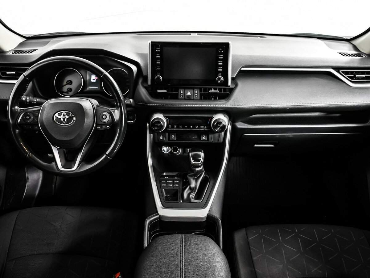 Toyota RAV4 с пробегом — 2021 год. Фото: #10