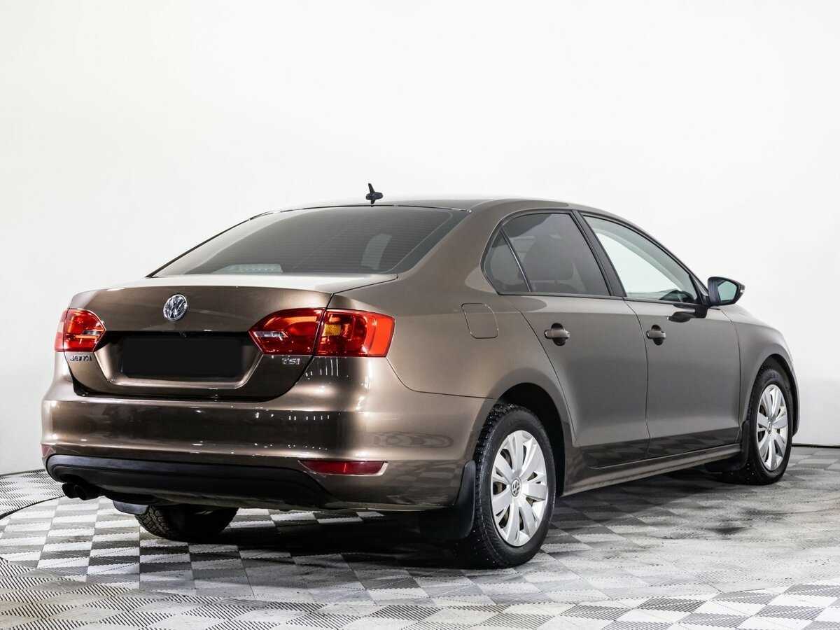 Volkswagen Jetta с пробегом — 2012 год. Фото: #3