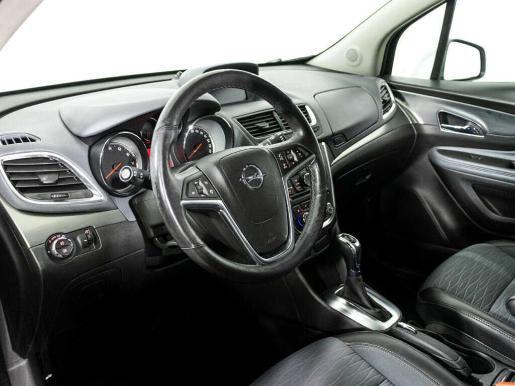 Opel Mokka с пробегом — 2015 год. Фото: #10