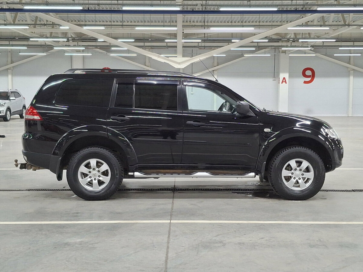 Mitsubishi Pajero Sport с пробегом — 2014 год. Фото: #3