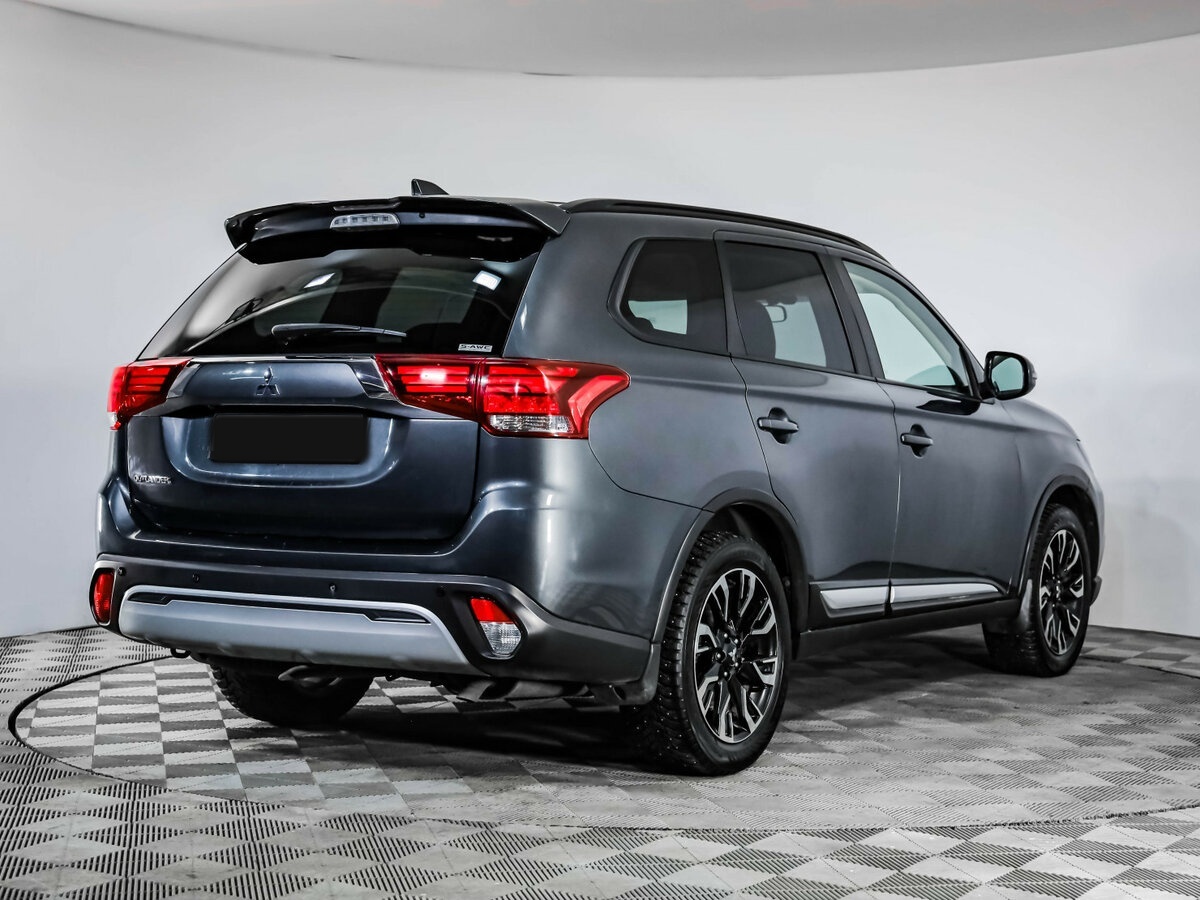 Mitsubishi Outlander с пробегом — 2021 год. Фото: #4