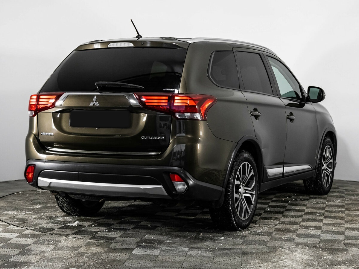 Mitsubishi Outlander с пробегом — 2015 год. Фото: #3