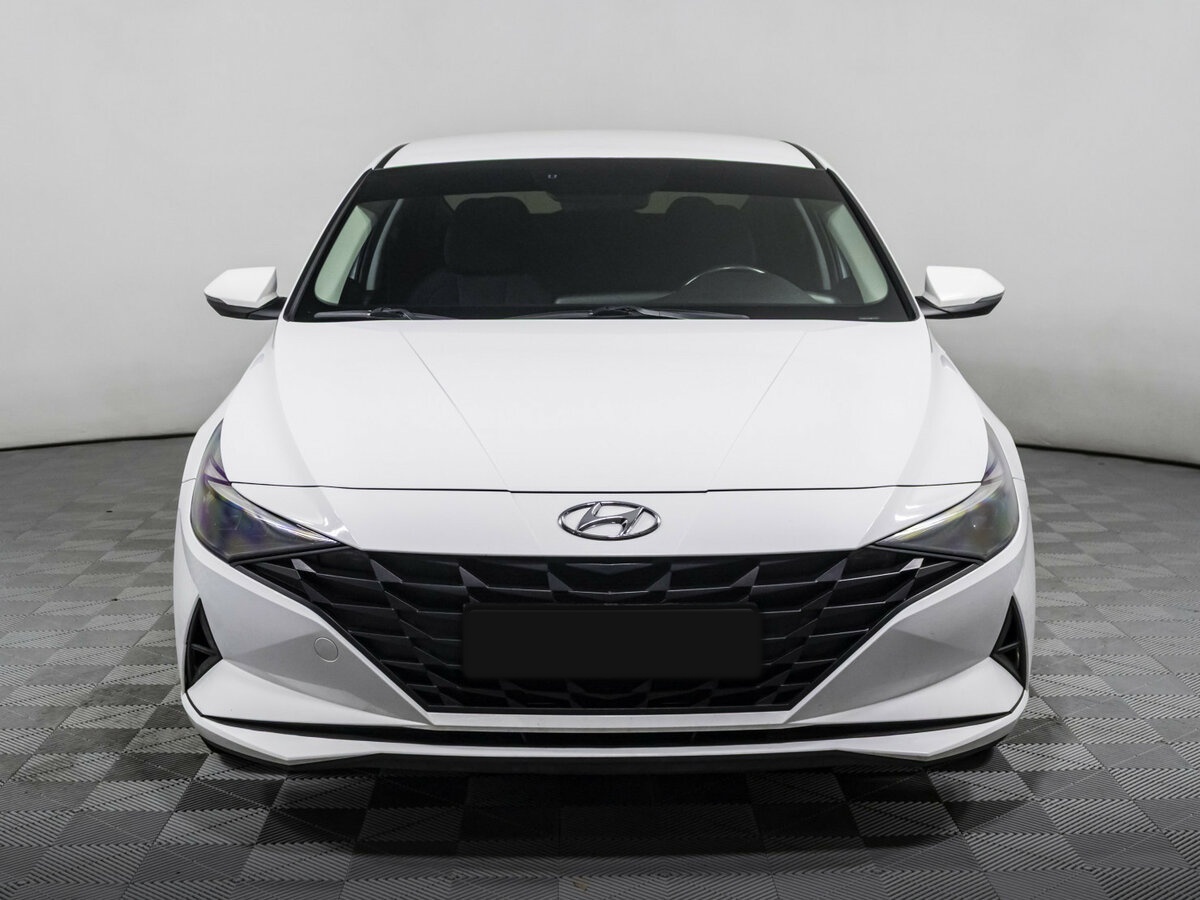 Hyundai Elantra с пробегом — 2021 год. Фото: #1