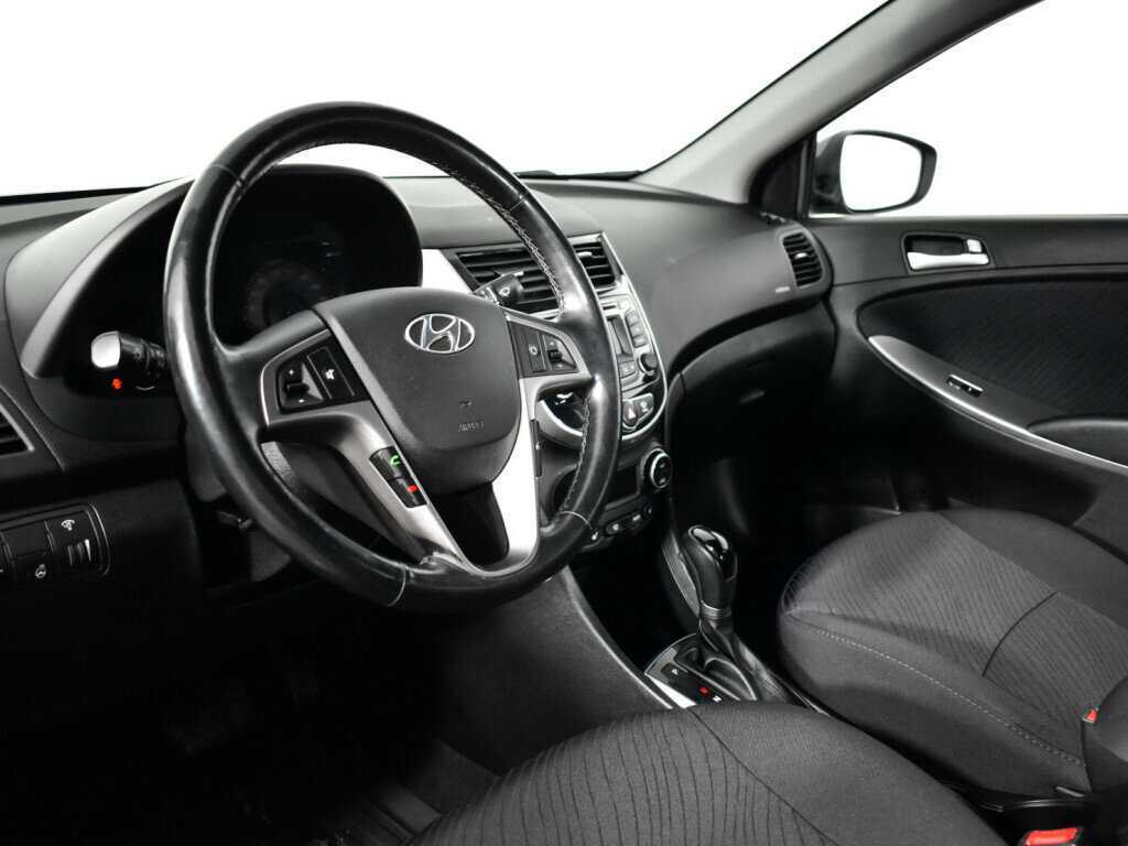 Hyundai Solaris с пробегом — 2016 год. Фото: #12