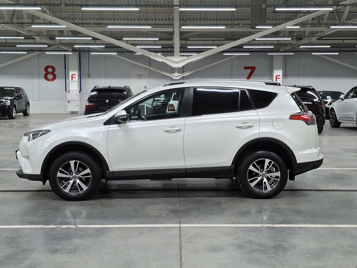 Toyota RAV4 с пробегом — 2016 год. Фото: #7
