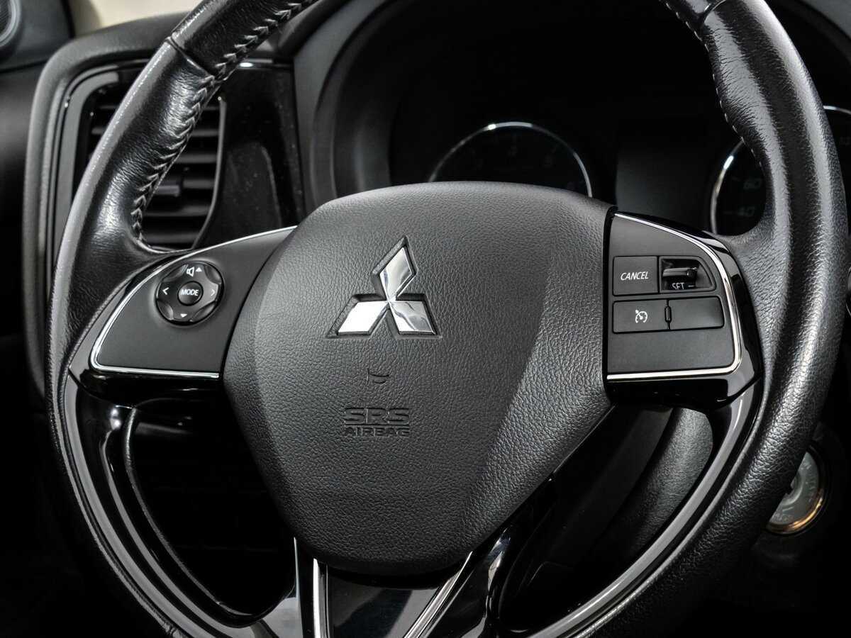 Mitsubishi Outlander с пробегом — 2018 год. Фото: #9