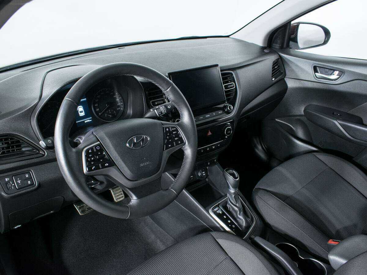 Hyundai Solaris с пробегом — 2021 год. Фото: #12