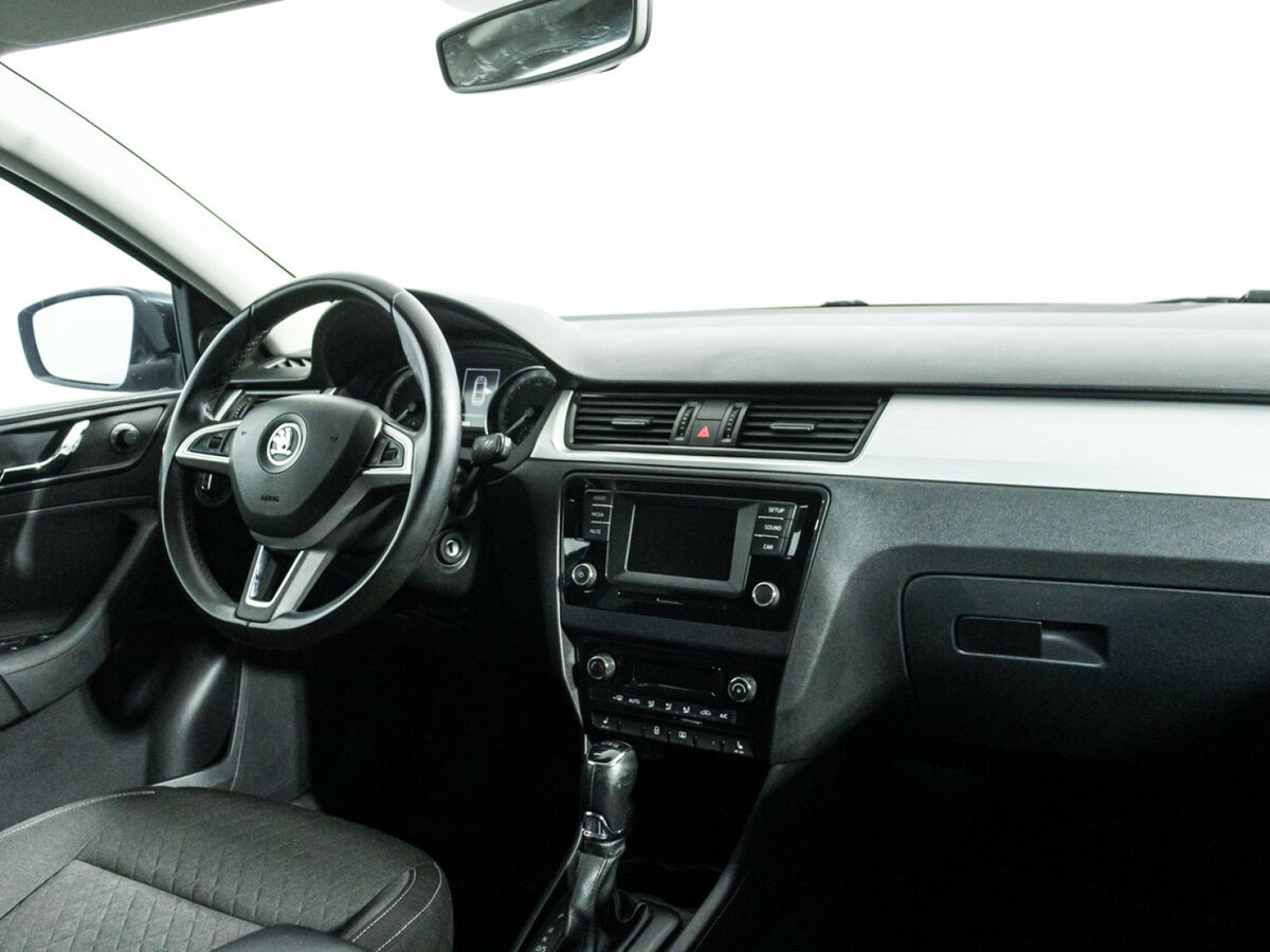 Skoda Rapid с пробегом — 2016 год. Фото: #8