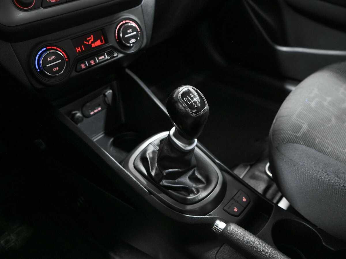 Kia Rio с пробегом — 2012 год. Фото: #8