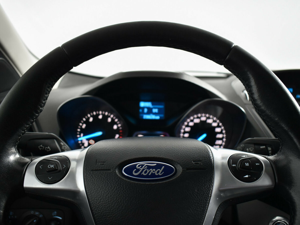 Ford Kuga с пробегом — 2014 год. Фото: #12