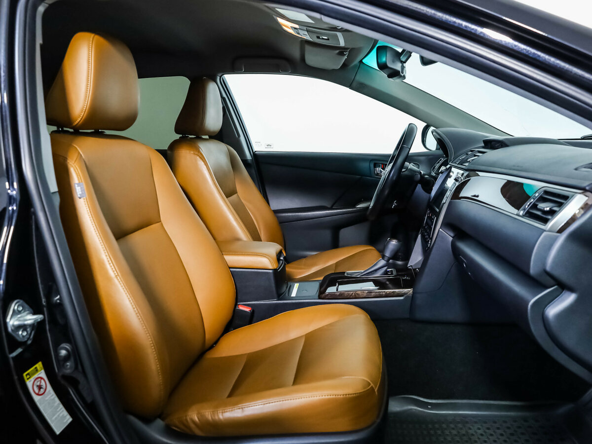 Toyota Camry с пробегом — 2016 год. Фото: #19