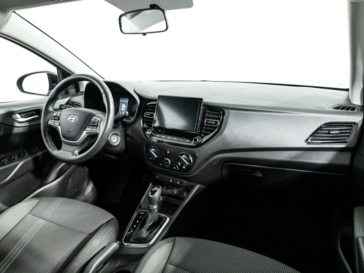 Hyundai Solaris с пробегом — 2022 год. Фото: #8