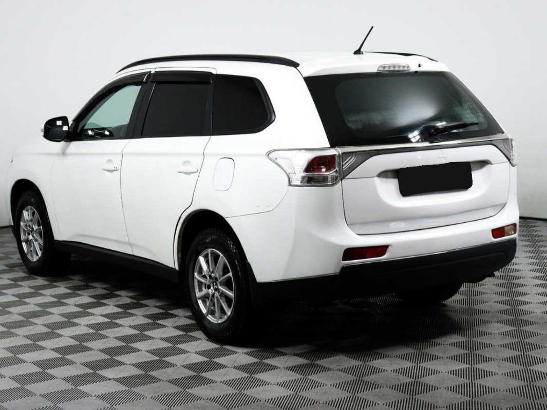 Mitsubishi Outlander с пробегом — 2013 год. Фото: #6