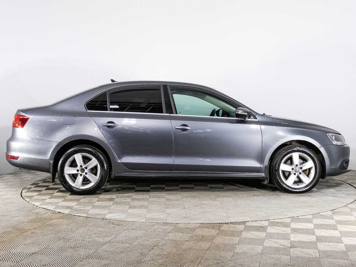 Volkswagen Jetta с пробегом — 2012 год. Фото: #3