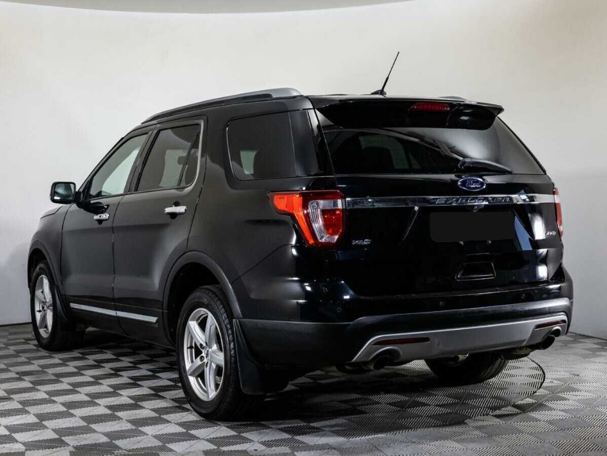 Ford Explorer с пробегом — 2016 год. Фото: #6