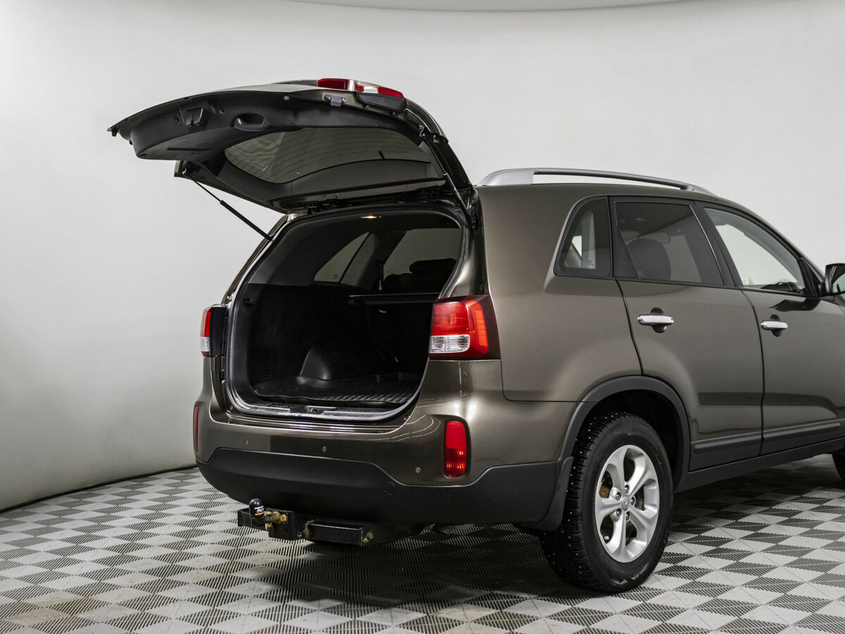Kia Sorento с пробегом — 2015 год. Фото: #12
