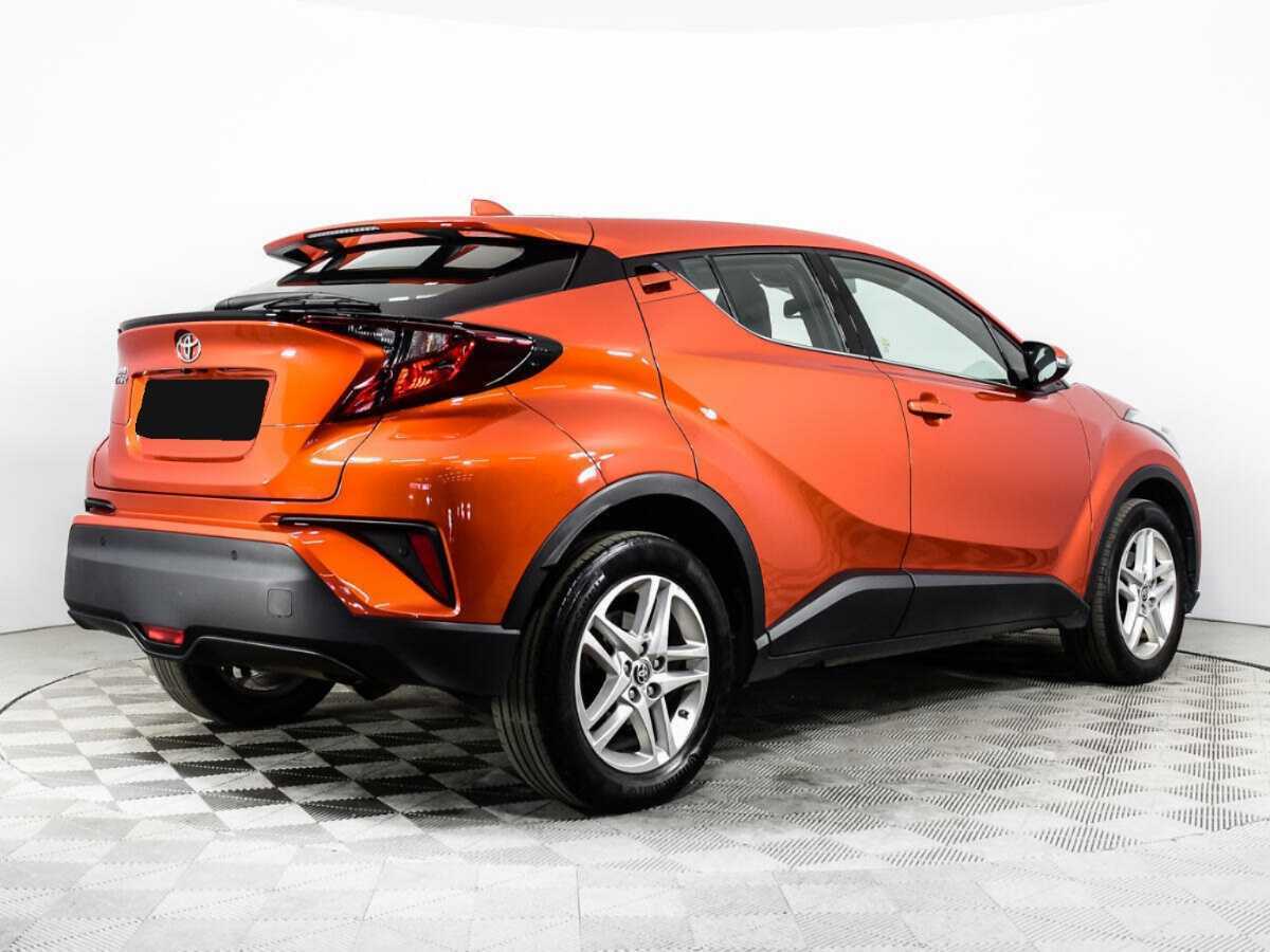 Toyota C-HR с пробегом — 2020 год. Фото: #4