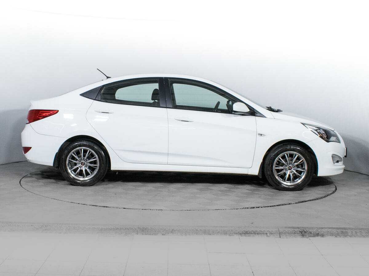 Hyundai Solaris с пробегом — 2016 год. Фото: #3