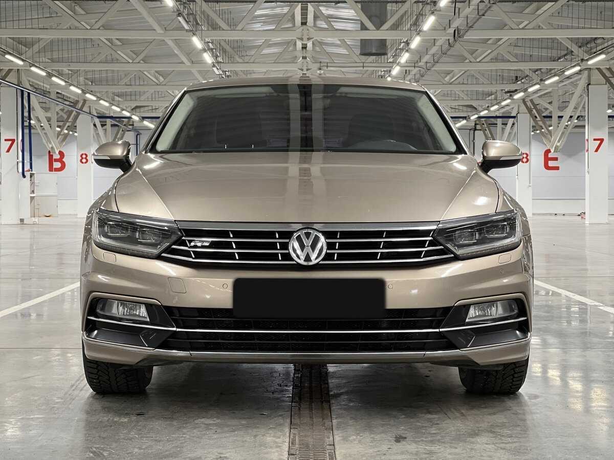 Volkswagen Passat с пробегом — 2016 год. Фото: #1