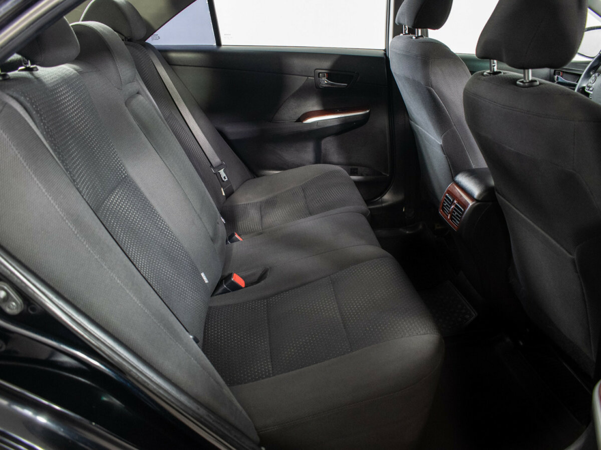 Toyota Camry с пробегом — 2013 год. Фото: #9