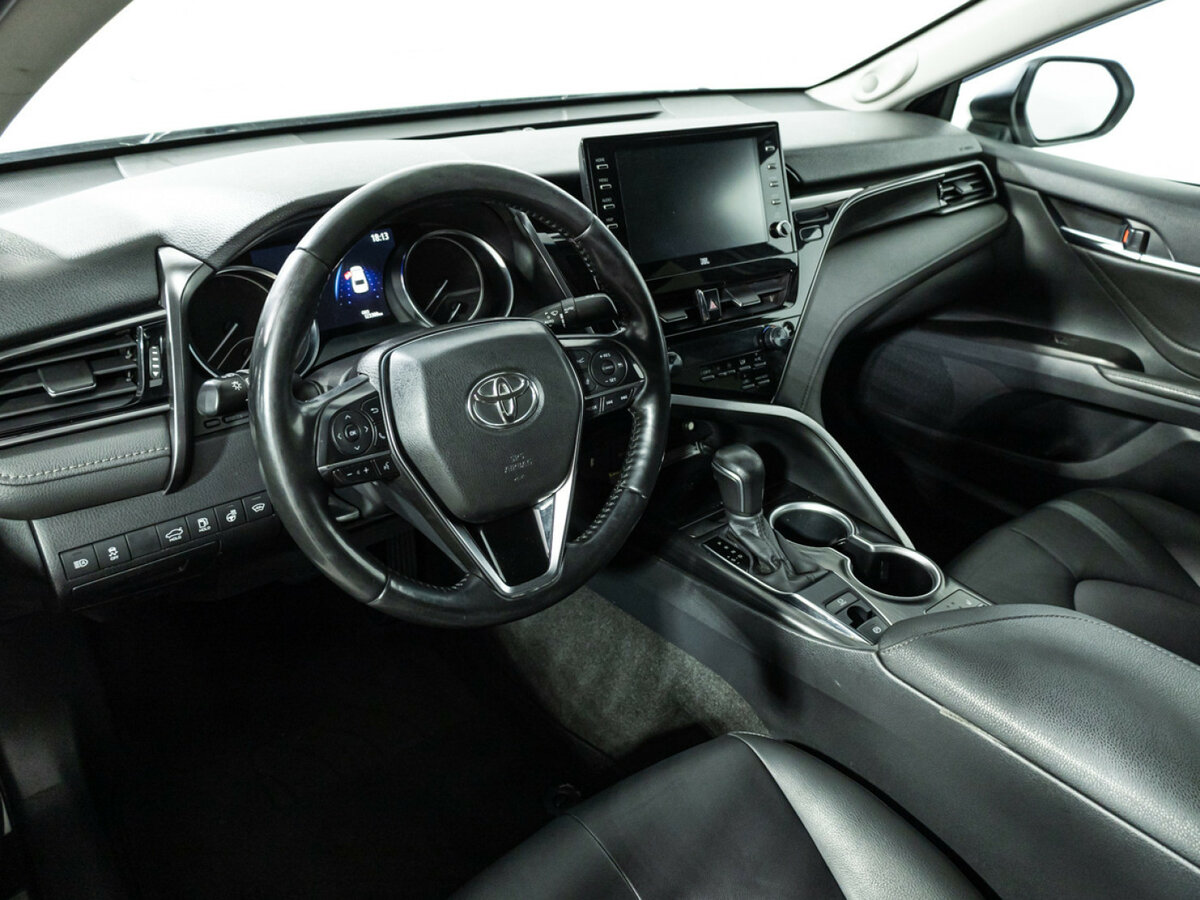 Toyota Camry с пробегом — 2021 год. Фото: #10