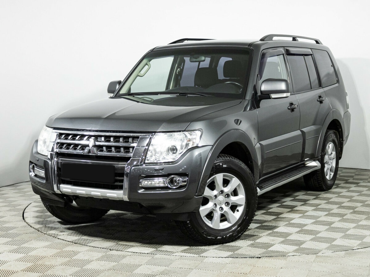 Mitsubishi Pajero с пробегом — 2015 год. Фото: #0