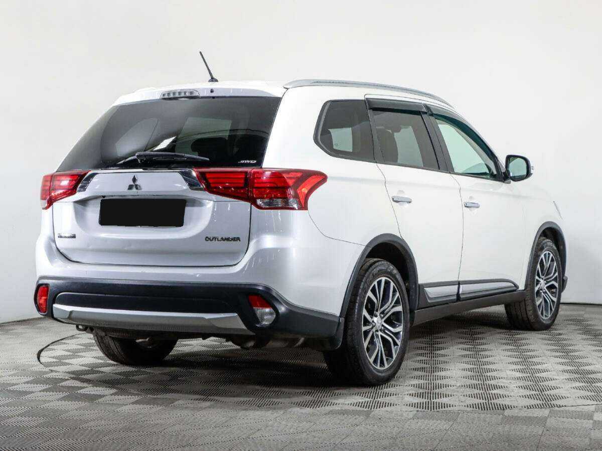Mitsubishi Outlander с пробегом — 2016 год. Фото: #4