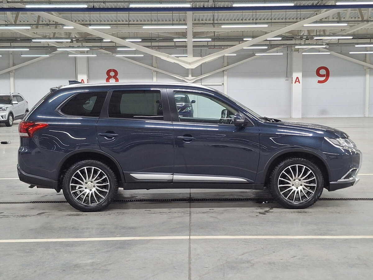 Mitsubishi Outlander с пробегом — 2017 год. Фото: #3
