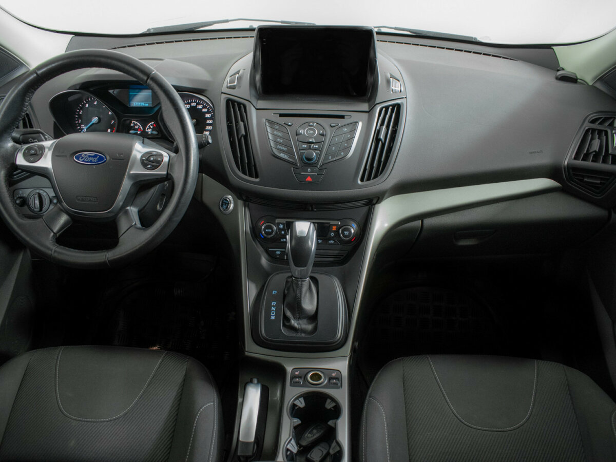 Ford Kuga с пробегом — 2014 год. Фото: #8
