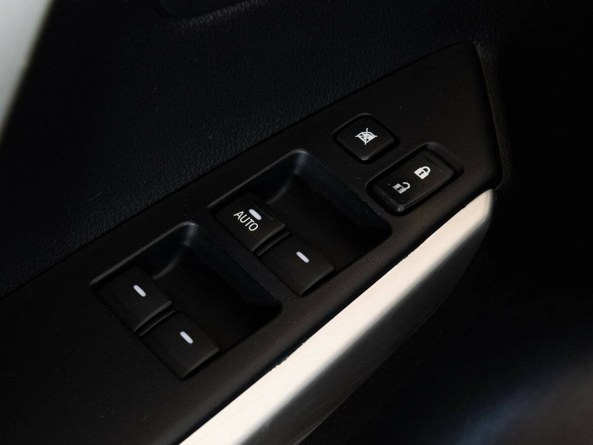 Mitsubishi Pajero Sport с пробегом — 2019 год. Фото: #17