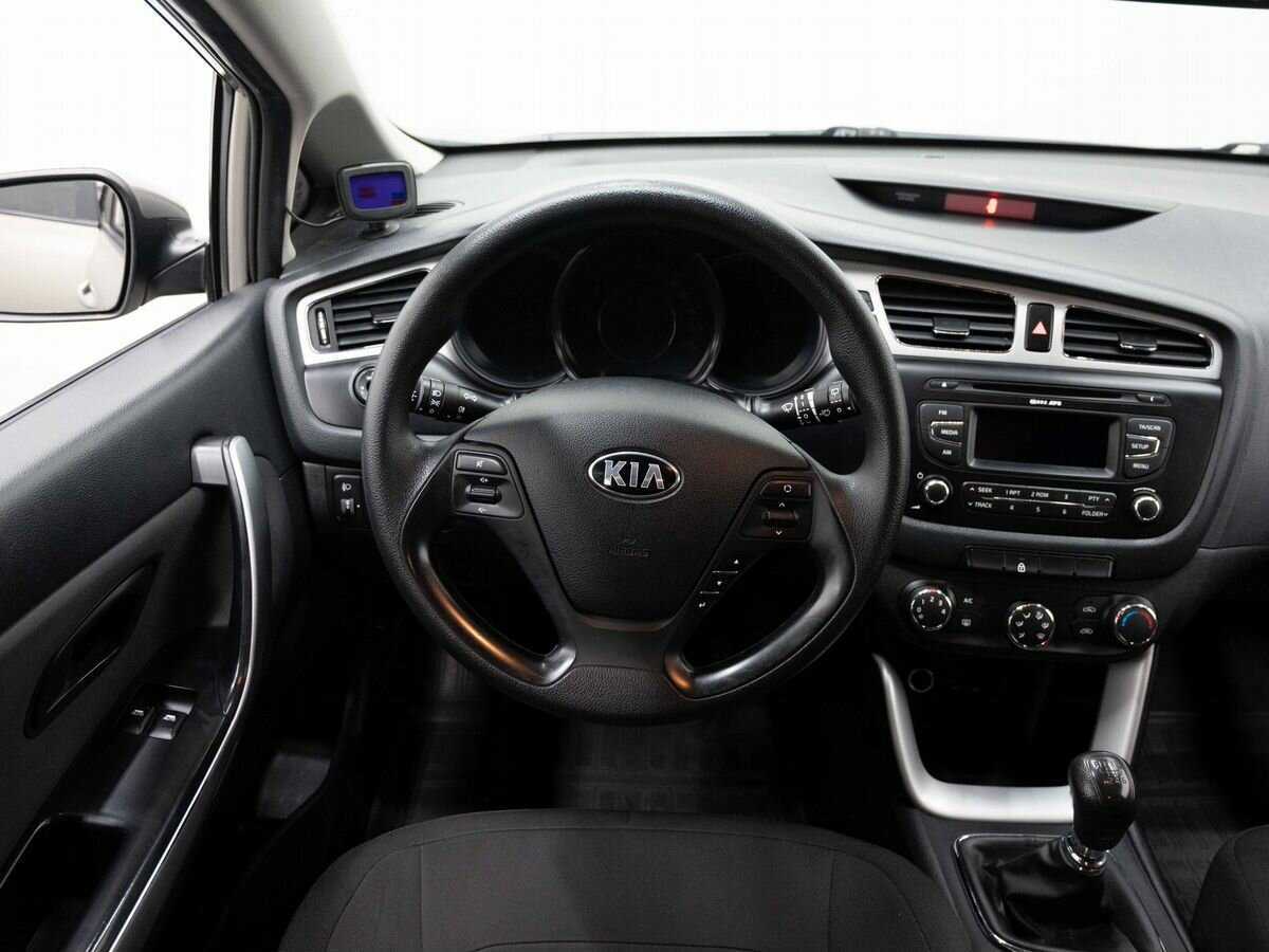 Kia Ceed с пробегом — 2013 год. Фото: #13