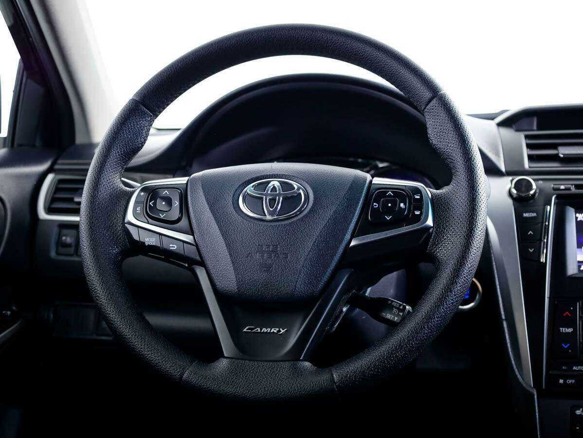 Toyota Camry с пробегом — 2016 год. Фото: #18
