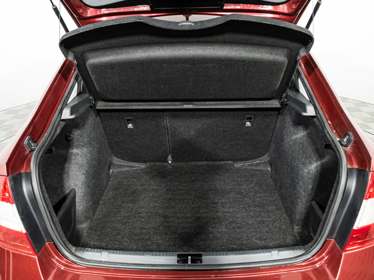 Skoda Rapid с пробегом — 2016 год. Фото: #13