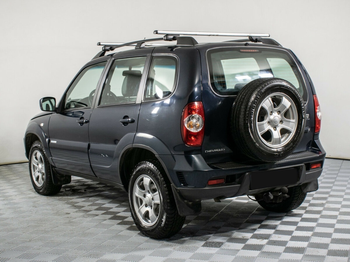 Chevrolet Niva с пробегом — 2012 год. Фото: #5