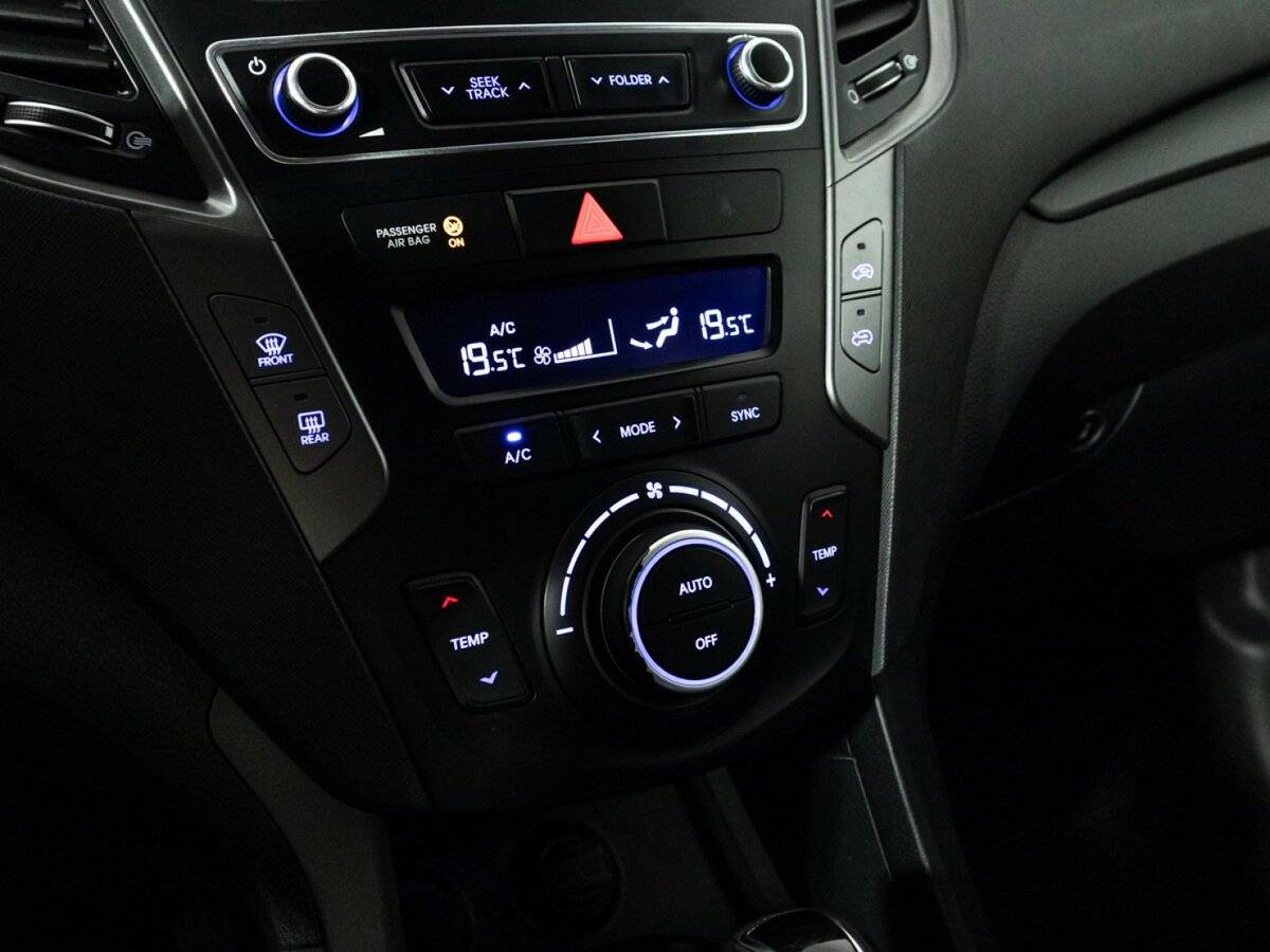 Hyundai Santa Fe с пробегом — 2017 год. Фото: #14