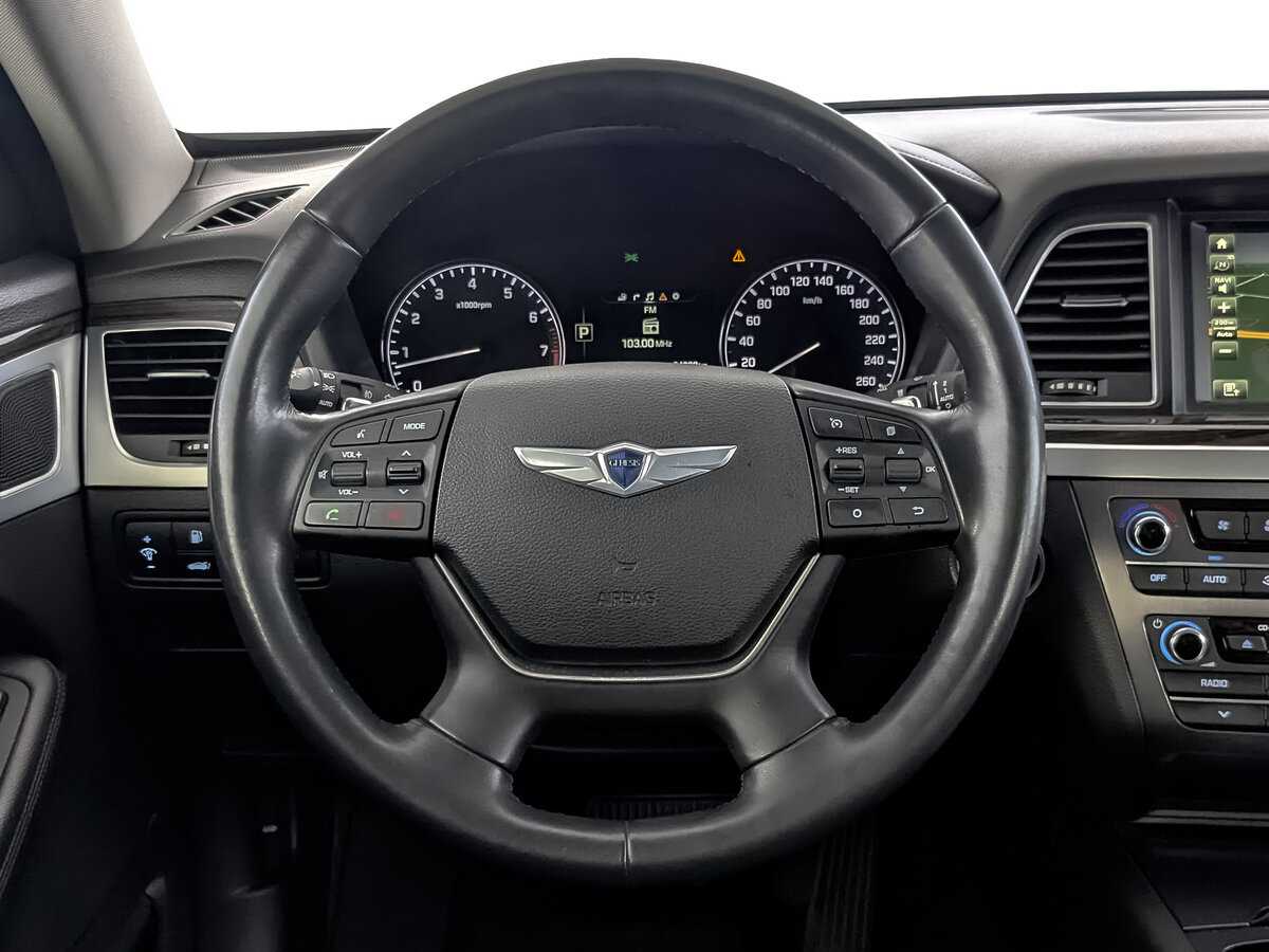 Hyundai Genesis с пробегом — 2015 год. Фото: #20