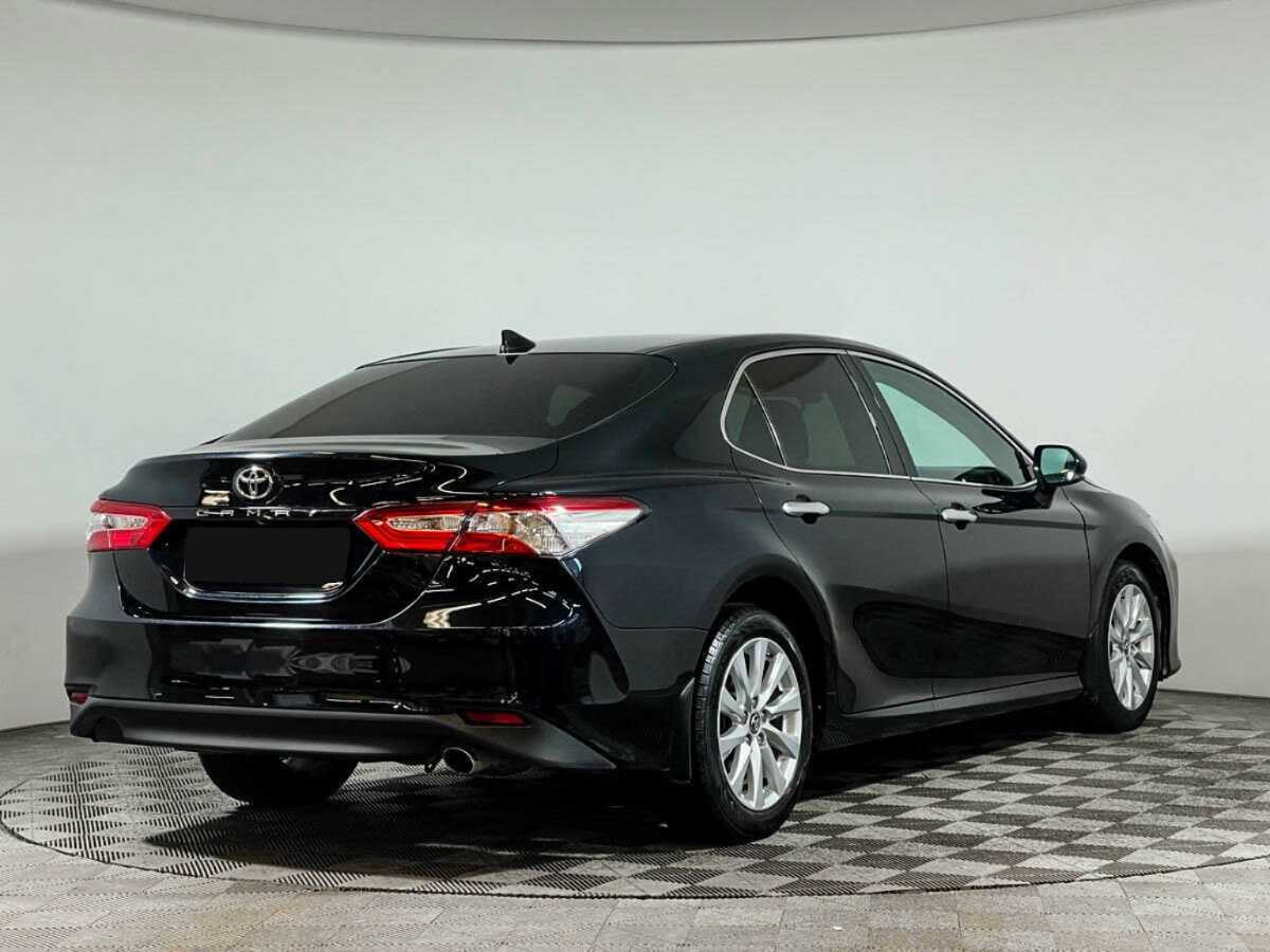 Toyota Camry с пробегом — 2018 год. Фото: #4