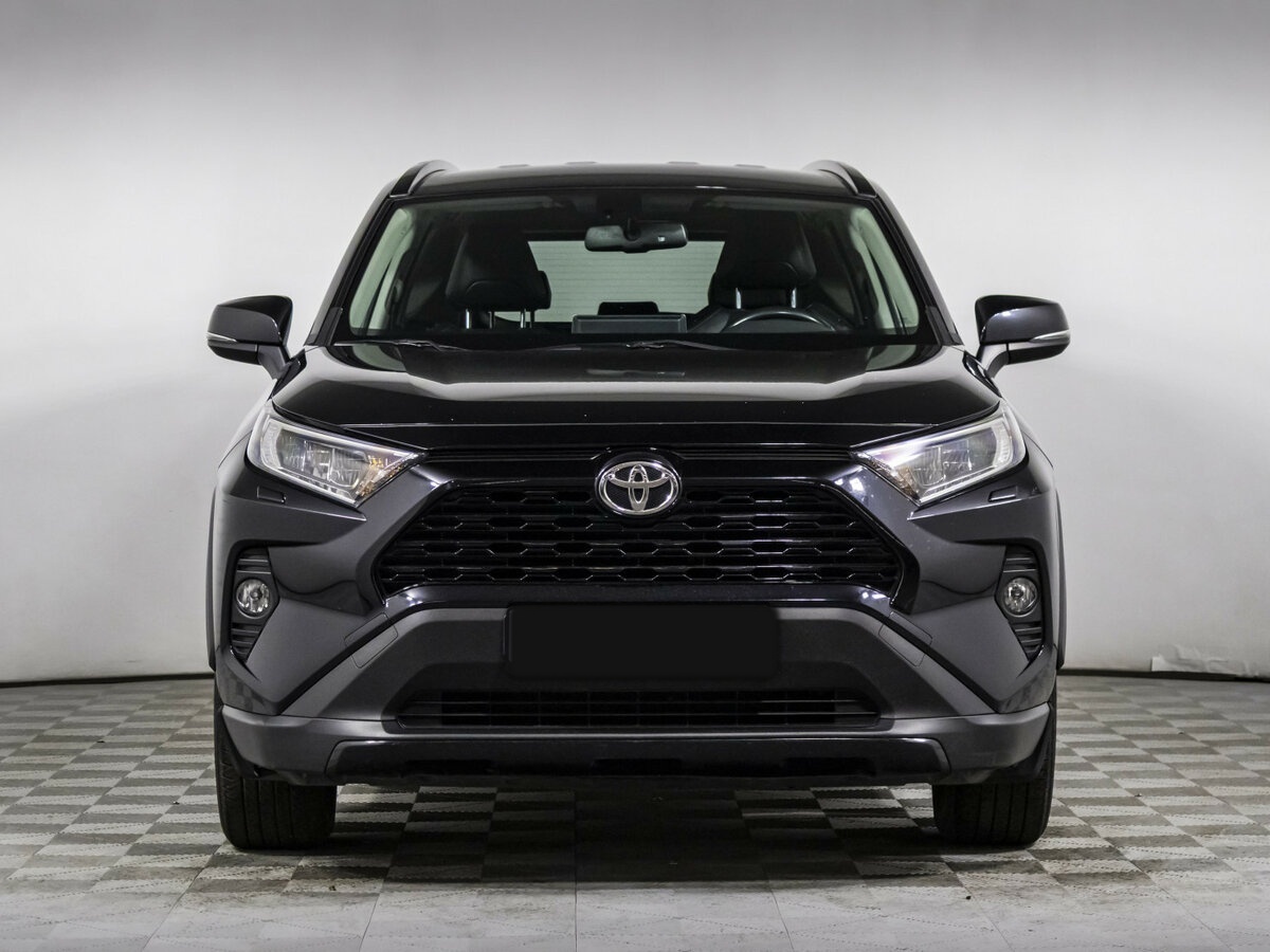 Toyota RAV4 с пробегом — 2021 год. Фото: #1