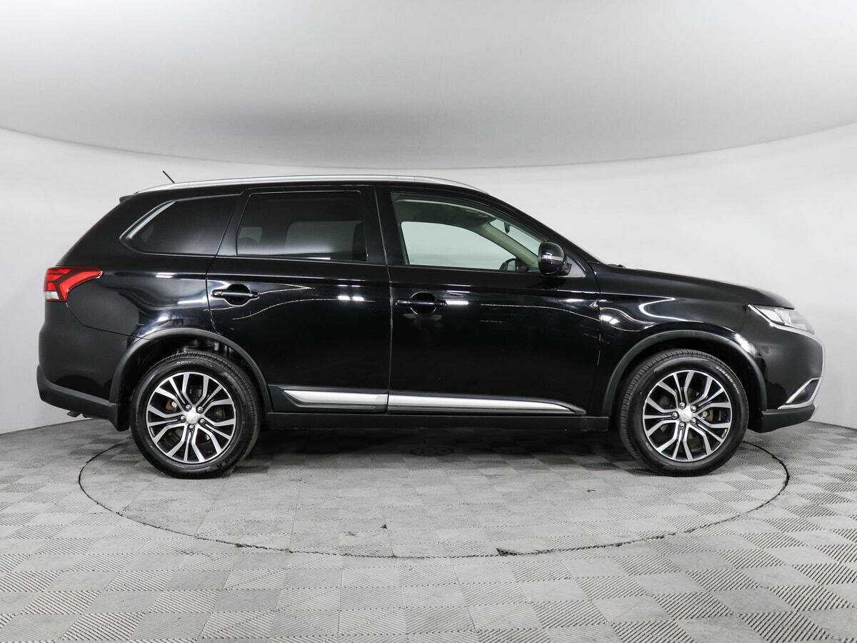 Mitsubishi Outlander с пробегом — 2016 год. Фото: #3